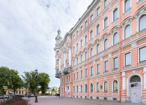 Великолепный фасад здания