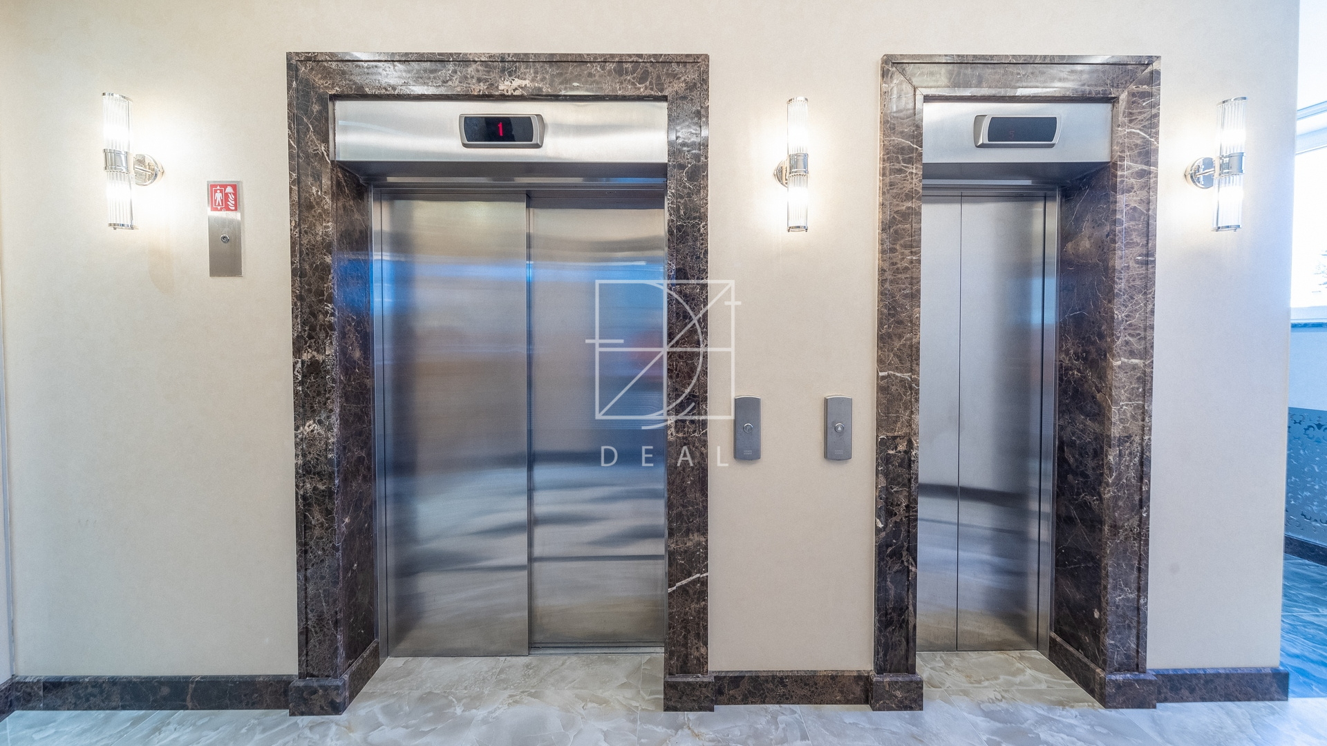 Современные бесшумные лифты с отделкой класса люкс
